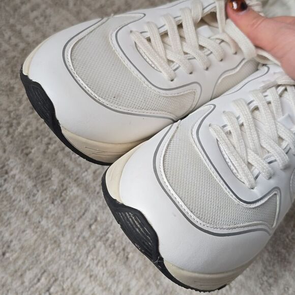 Mi.iM | White Sneakers - Picture 9 of 9